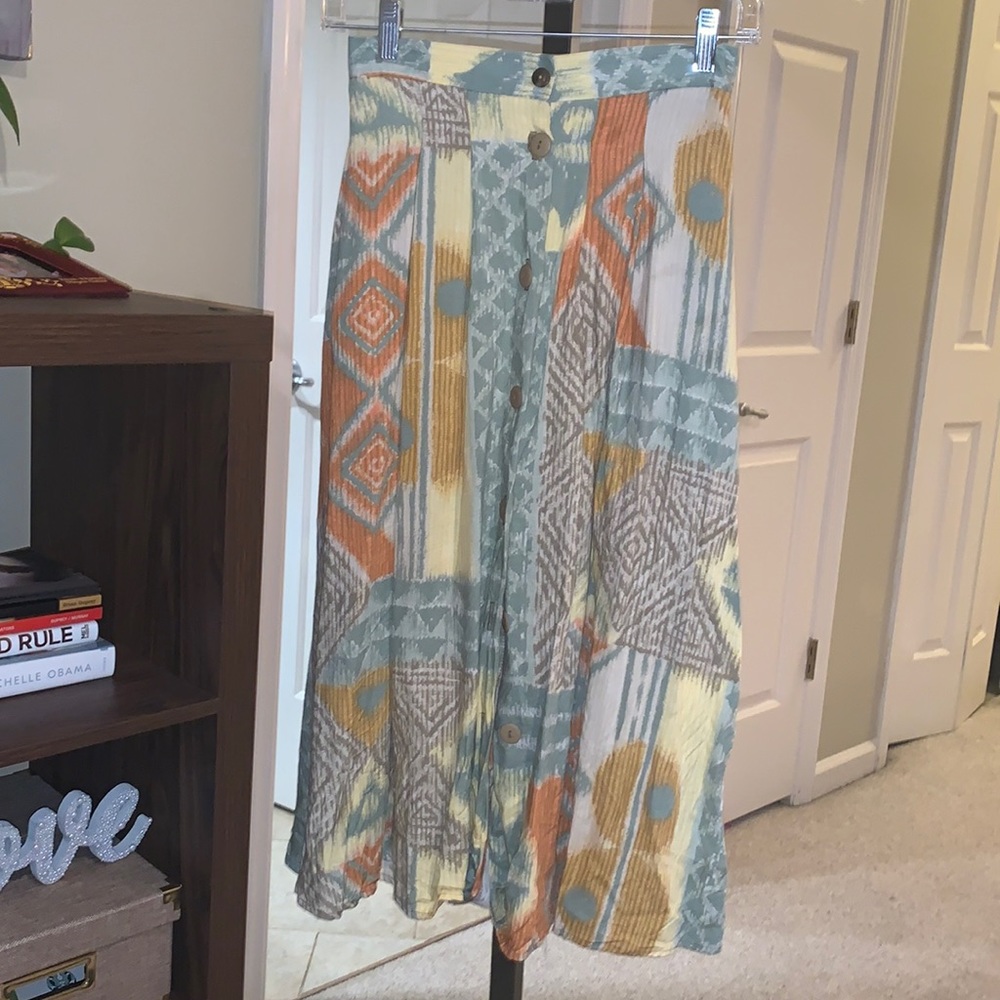 Colorful skirt with pockets